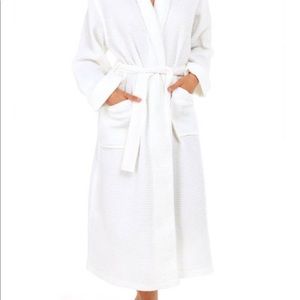 Mansfield Hotel& Spa 50" Kayanna Waffle Spa Robe 100% Cotton in White OS